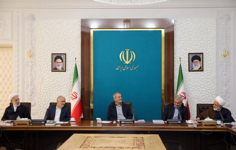 پزشکیان: مصداق ضرب‌المثل «سنگ بزرگ علامت نزدن است» را باور دارم