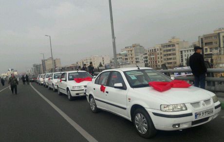 کاروان ٤٠ خودروى عروس در میدان سپاه کرج