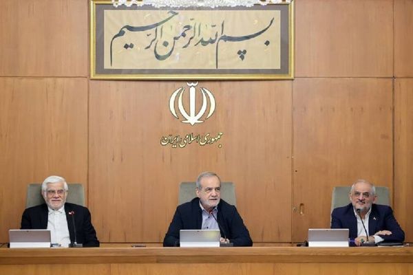 الموافقة على لائحتین تتعلقان بإدارة تشغیل المطارات وقانون حمایة الملکیة الفکریة