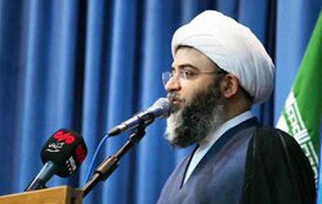 حجت‌الاسلام قمی: راویان ما خود روایتی غیورانه خلق می‌کنند
