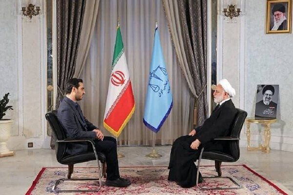 شهید رئیسی از ابتدا در صراط مستقیم و در مسیر ولایت و خط نظام باقی ماند
