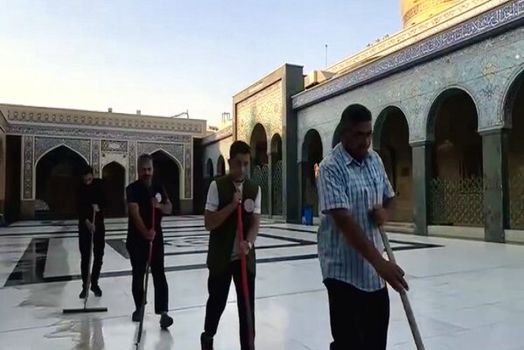 Dust-cleaning ceremony of the shrine of Hazrat Zainab (SA)