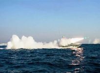 شلیک همزمان موشک‌های بالستیک و کروز سپاه در رزمایش اقتدار