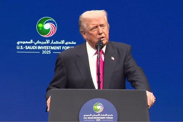 ترامب: السعودیة هی حلیفتنا الرئیسیة من خارج الناتو، وأنا منزعج قلیلاً من بوتین