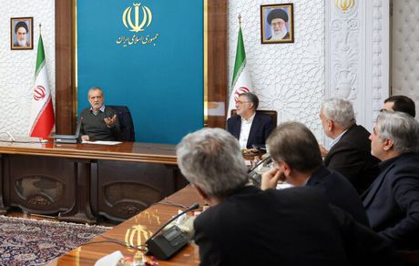 پزشکیان: خط قرمز من برای اجرای طرح پزشک خانواده، پرهیز از افزایش پرداخت از جیب مردم است
