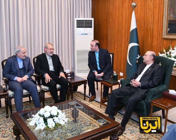 تاکید رئیس‌جمهور پاکستان بر همبستگی با ایران/استقبال از پیشبرد مذاکرات خط لوله گاز