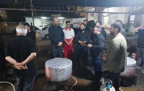 حضور سرهنگ بابایی، فرمانده سپاه شهرستان بابل در مراسم نذرواره ۷۲ دیگ حسینی