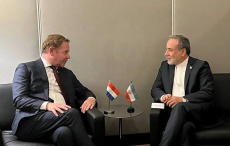 دیدار و گفت‌وگوی وزیر امور خارجه با همتای هلندی 