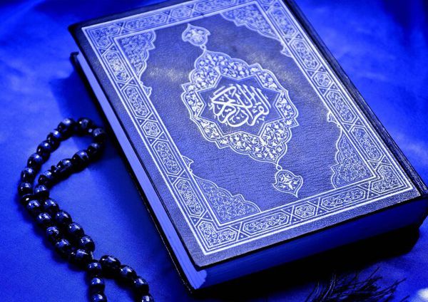 بررسی آیات قرآن و مسئله دانش پیشین پیامبر(ص) به مضامین یهودی و مسیحی
