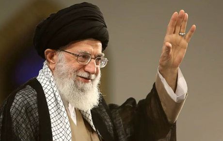 رهبر انقلاب: سپاه با قدرت به فعالیت‌های شایسته خود ادامه دهد
