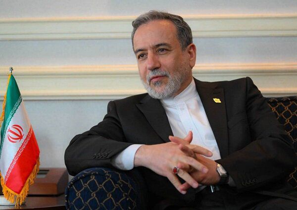 عراقجی: الأوروبیون ارتکبوا خطأ کبیرا، واتجهوا نحو آلیة الزناد