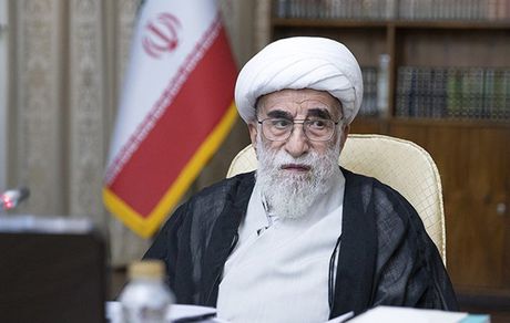 آیت‌الله جنتی: آمریکا تمام راه‌ها را برای شکست مردم ایران امتحان کرد