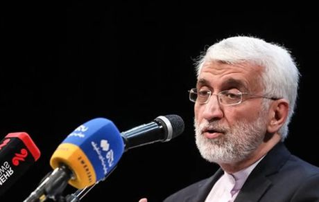 جلیلی: مردم در کنار نقد، به دولت کمک هم بکنند