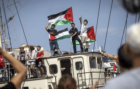 هدیه کاروان صمود به مردم غزه