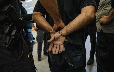 اعتقال صهیونی مزعوم بتهمة التجسس لصالح إیران