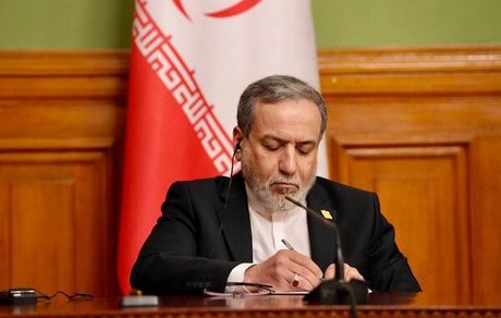 Araqchi to Aoun: Save Lebanon from its real enemyAraqchi to Aoun: Save Lebanon from its real enemy