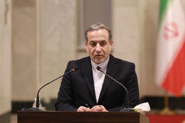 عراقچی: فاجعه مدرسه میناب نه قابل توجیه است، نه قابل پنهان‌سازی
