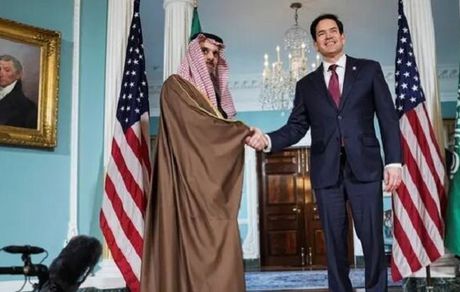 رایزنی وزیران امورخارجه آمریکا و عربستان درباره اوضاع منطقه
