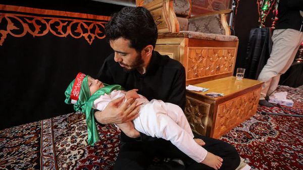 برگزاری مراسم شیرخوارگان حسینی در حسینیه اعظم زنجان
