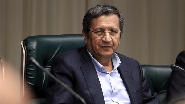 طعنه همتی به بسنت؛ پول‌هایمان دست خودمان است
