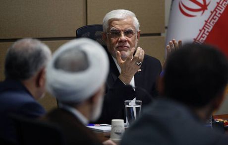 عارف: پیروزی ایران مرهون رهبری هوشمندانه آیت‌الله مجتبی خامنه‌ای است